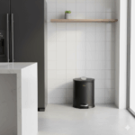 سطل زباله پدالی یونیک کد 4210 گنجایش 5 لیتر