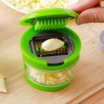 سیر خردکن دستی سبز 2 تیغه Garlic chopper - Image 3